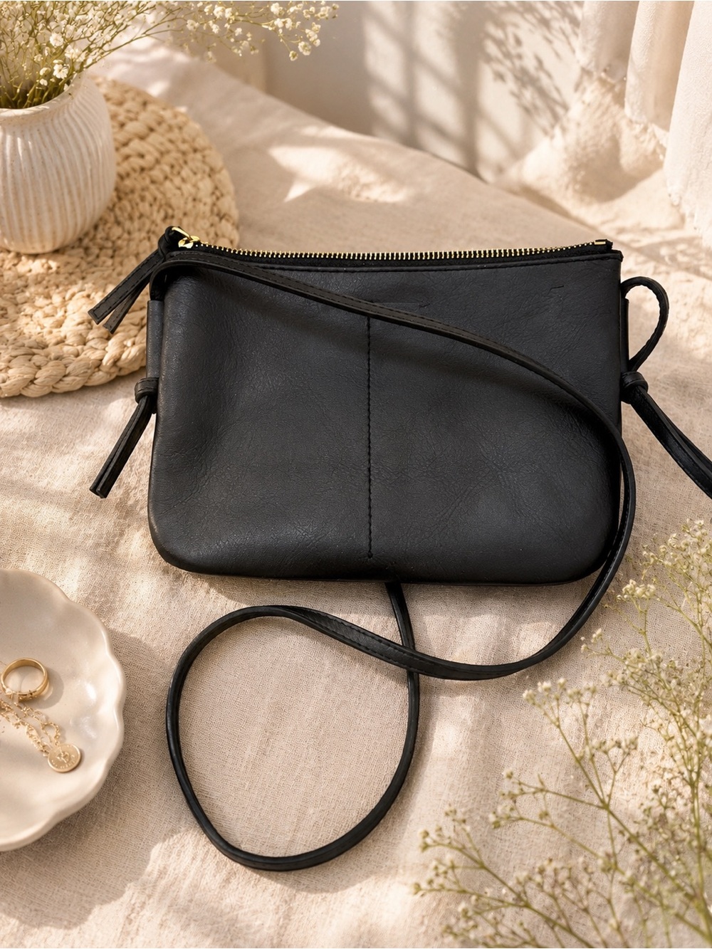 Madewell Black Leather Crossbody Bag - Sleek Minimalist Design